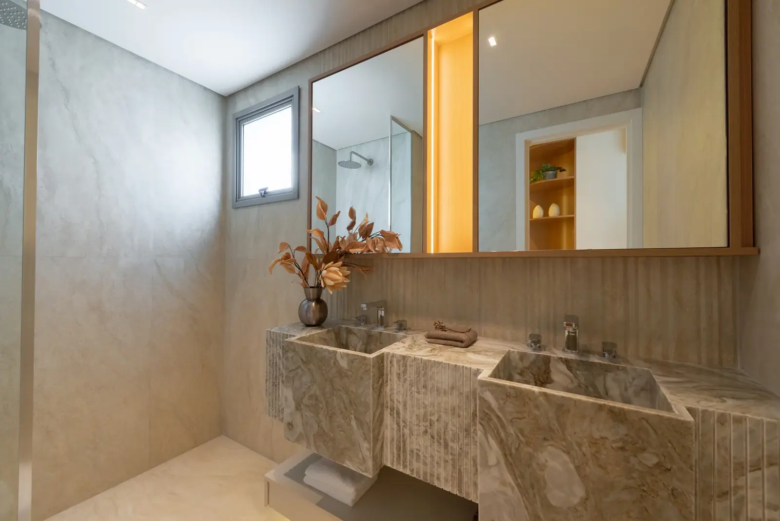Banheiro da suíte master - apto de 137m² · Foto do decorado